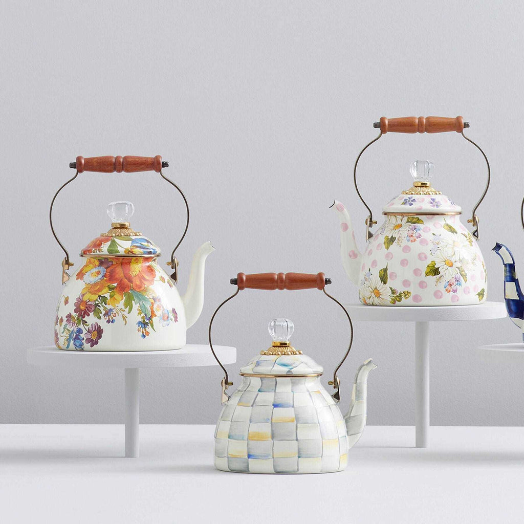 Flower Market White Enamel Tea Kettle by Mackenzie-Childs 1,89L